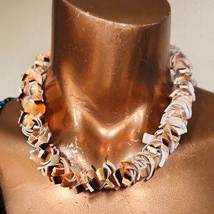 NWOT Chunky Cut Shell 18" Necklace